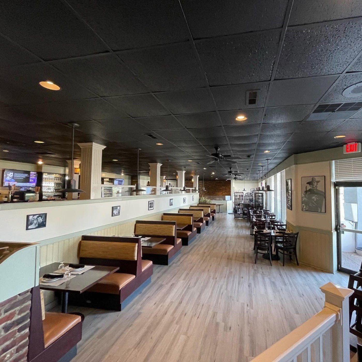 Dining room seating at Tuscany Ristorante